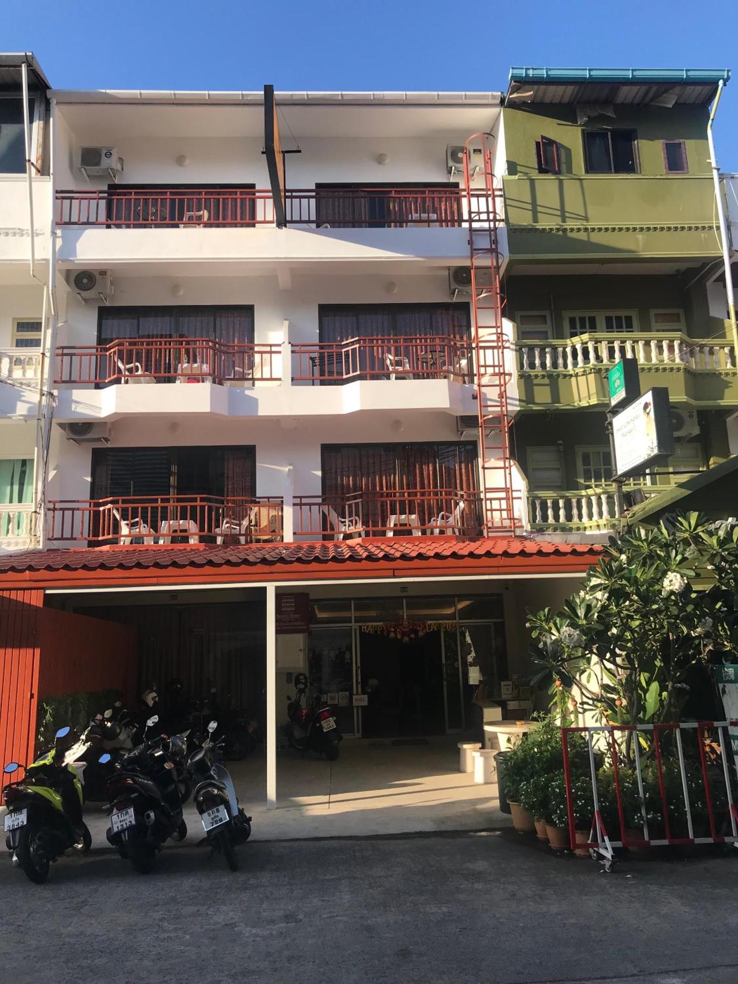 เบ็นเน็ุต เฮ้าส์ Hostel Patong ภายนอก รูปภาพ