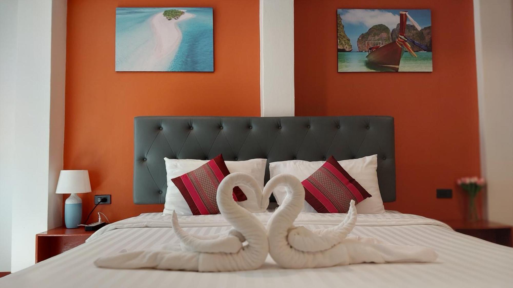 เบ็นเน็ุต เฮ้าส์ Hostel Patong ภายนอก รูปภาพ